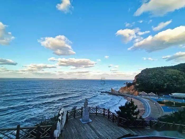 杜海涛和沈梦辰逛街破分手传闻,无美颜镜头下,海涛发量堪忧